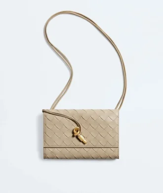Andiamo Pouch mit Riemen