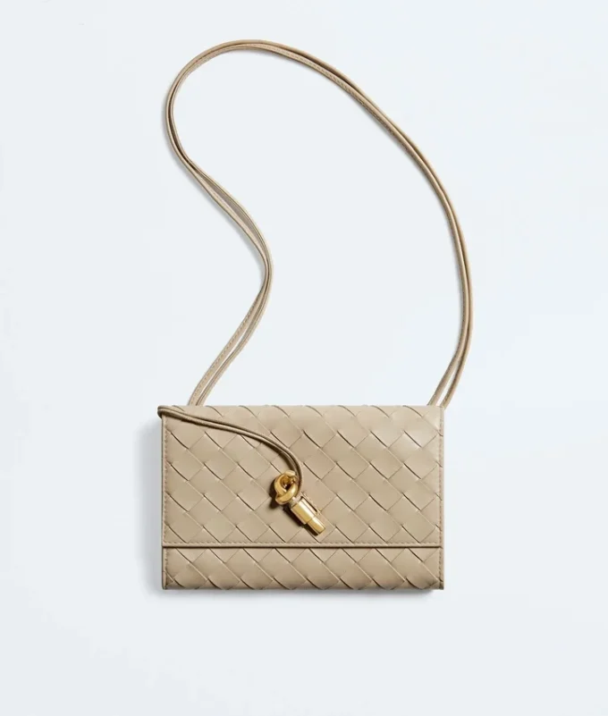 Andiamo Pouch mit Riemen Andiamo Pouch mit Riemen