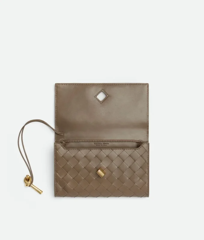 Andiamo Pouch mit Riemen