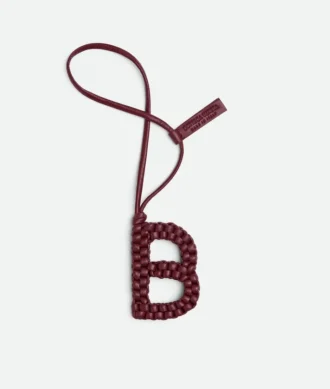 Anhänger in Form des Buchstabens B