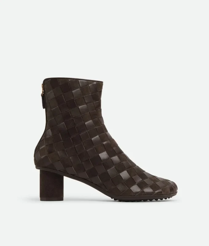 Atomic Stiefel