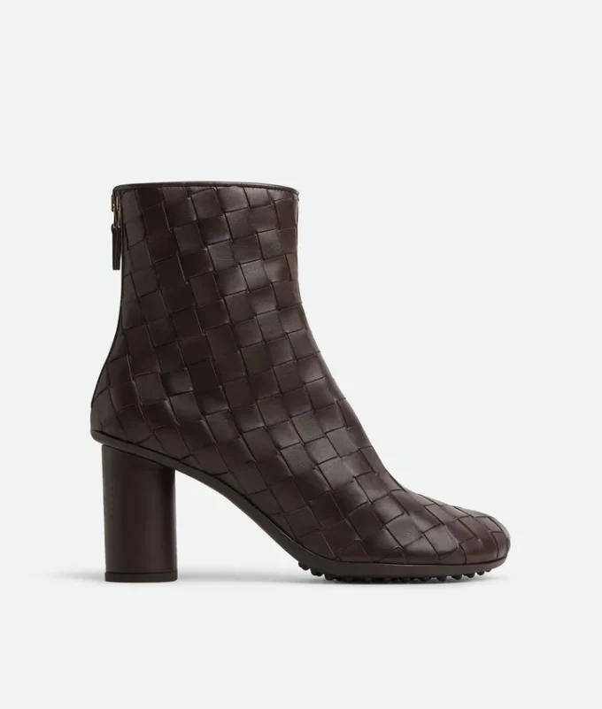 Atomic Stiefel