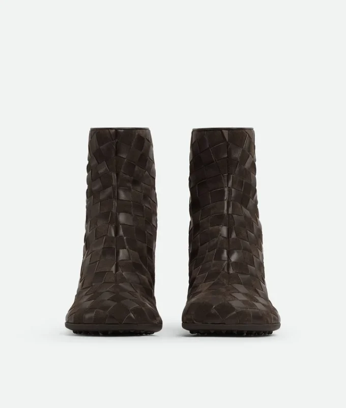 Atomic Stiefel