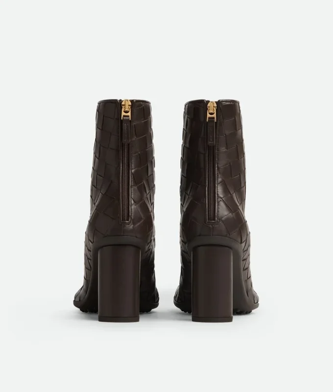 Atomic Stiefel