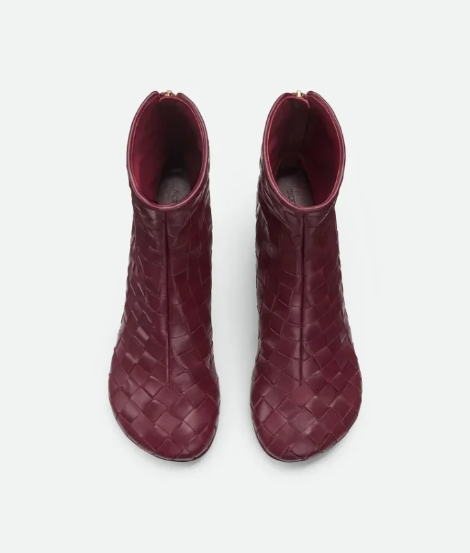 Atomic Stiefel