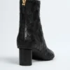 Atomic Stiefel Atomic Stiefel