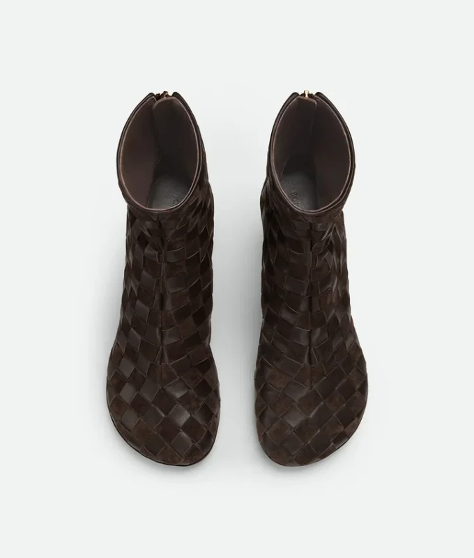 Atomic Stiefel