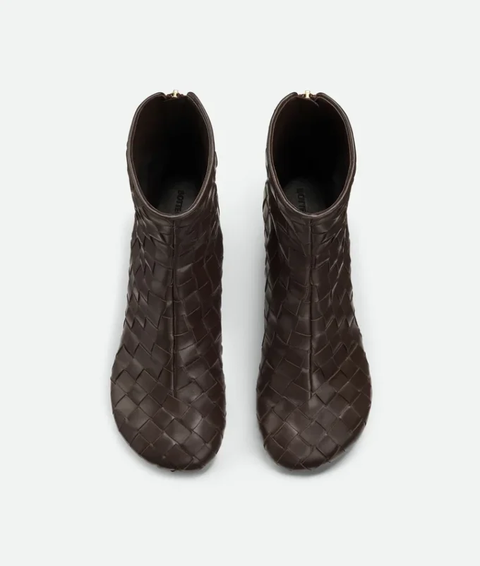 Atomic Stiefel
