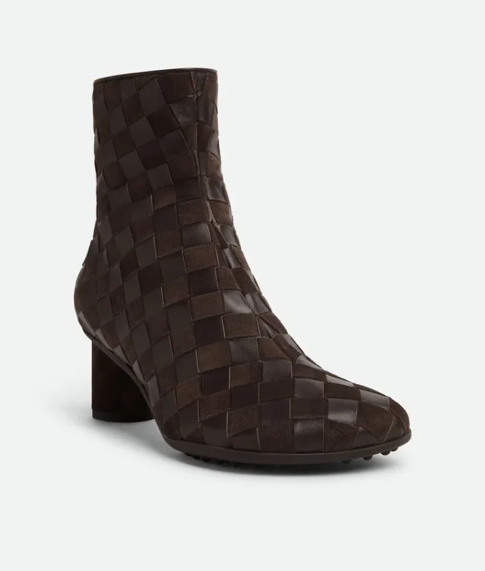Atomic Stiefel