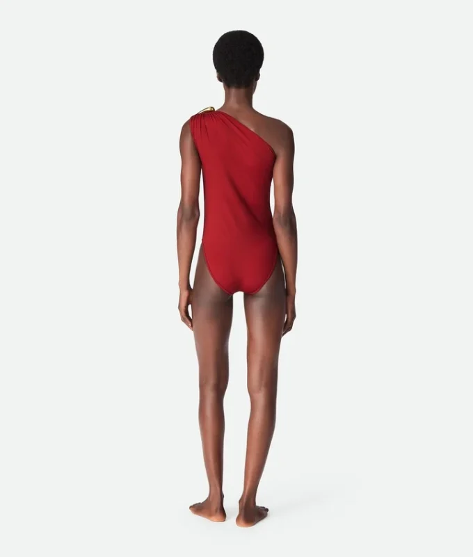 Badeanzug aus Stretch-Nylon Badeanzug aus Stretch-Nylon