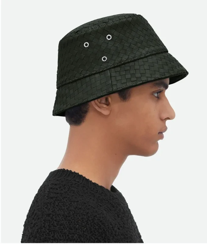 Bucket-Hut aus Intrecciato-Leder