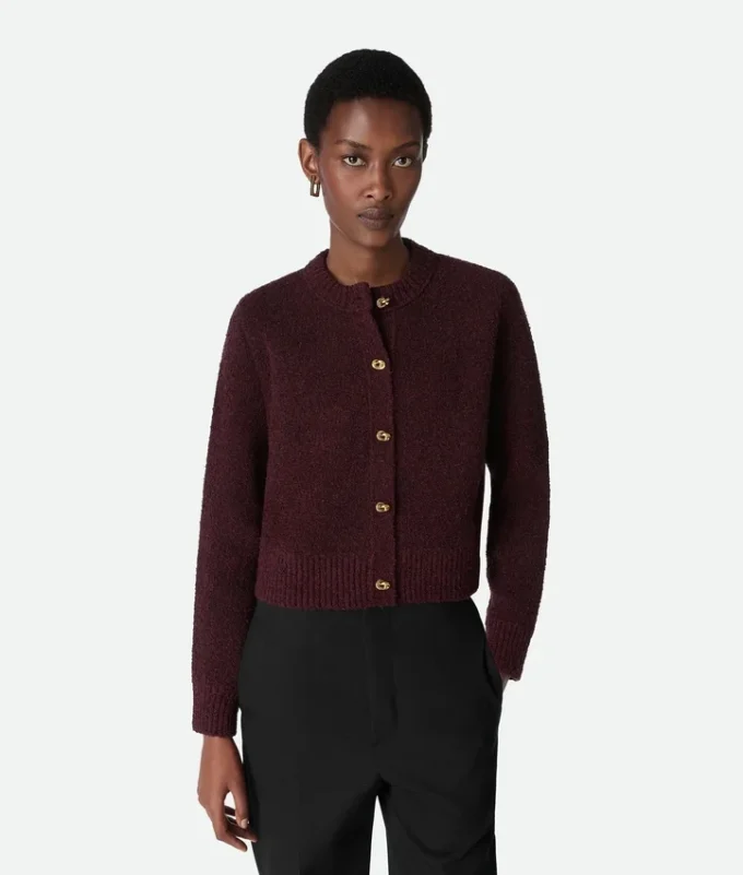 Cardigan aus Bouclé-Wolle Cardigan aus Bouclé-Wolle