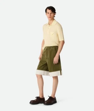 Farbige Denim-Shorts
