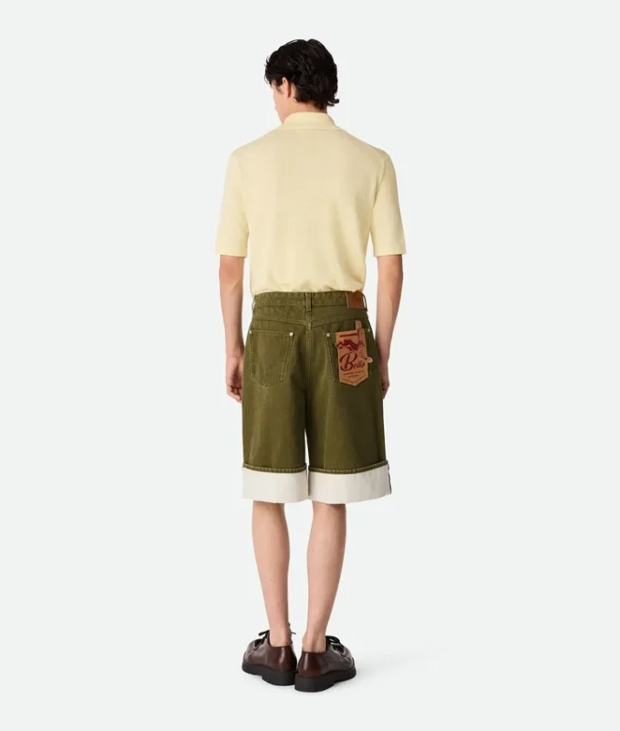 Farbige Denim-Shorts