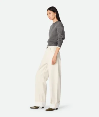 Farbige Jeans mit Umschlag