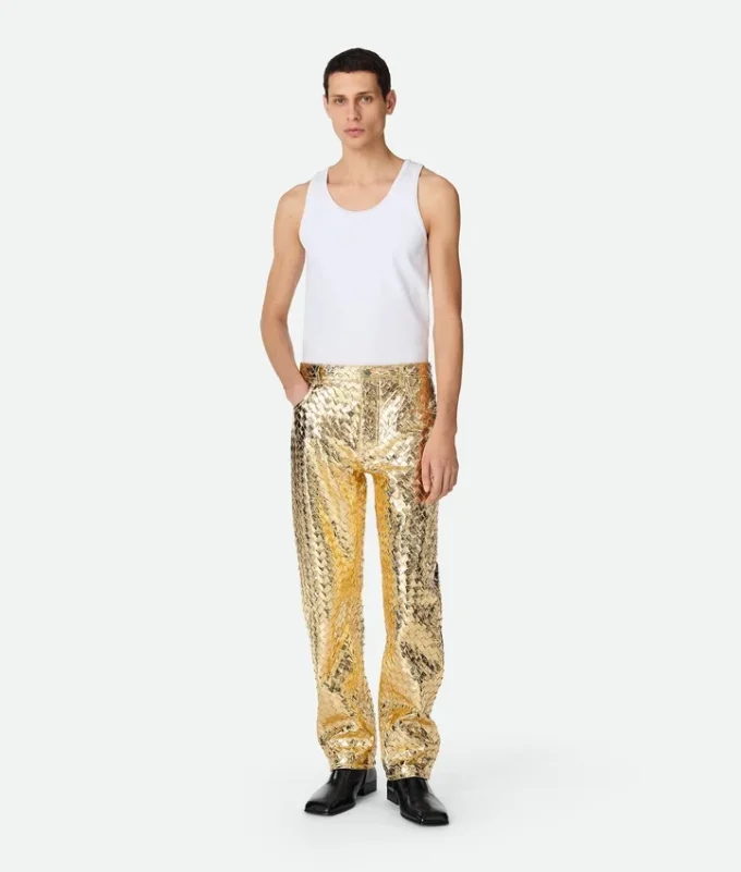 Gerade Hose aus laminiertem Intrecciato-Leder Gerade Hose aus laminiertem Intrecciato-Leder