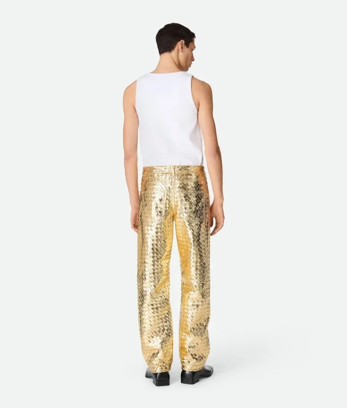 Gerade Hose aus laminiertem Intrecciato-Leder Gerade Hose aus laminiertem Intrecciato-Leder