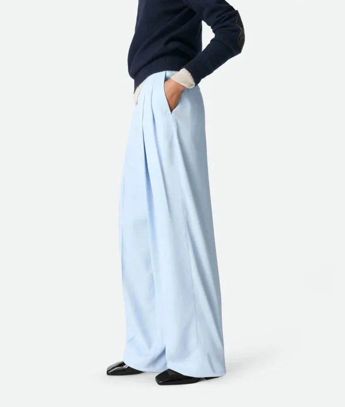 Gerade Hose aus Viskose- und Seidentwill Gerade Hose aus Viskose- und Seidentwill