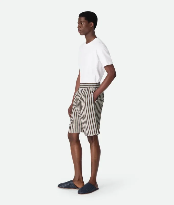 Gestreifte Shorts aus Baumwolle und Leinen Gestreifte Shorts aus Baumwolle und Leinen