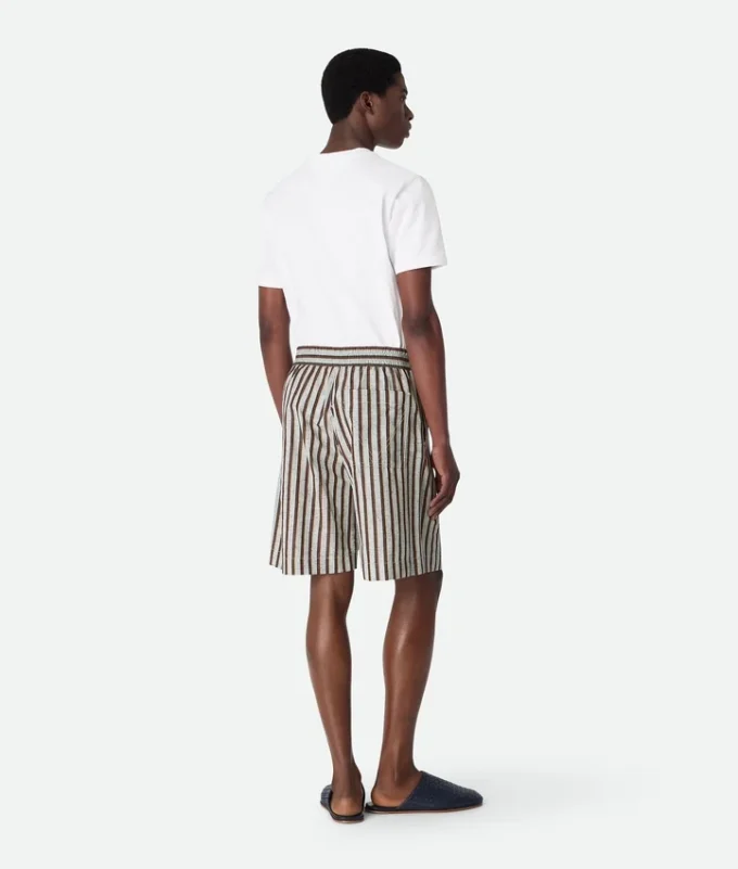 Gestreifte Shorts aus Baumwolle und Leinen Gestreifte Shorts aus Baumwolle und Leinen