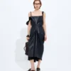 Halbglänzendes Lederkleid Halbglänzendes Lederkleid