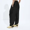 Hose aus gewaschenem Baumwoll- und Viskose-Twill Hose aus gewaschenem Baumwoll- und Viskose-Twill