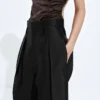 Hose aus gewaschenem Baumwoll- und Viskose-Twill Hose aus gewaschenem Baumwoll- und Viskose-Twill
