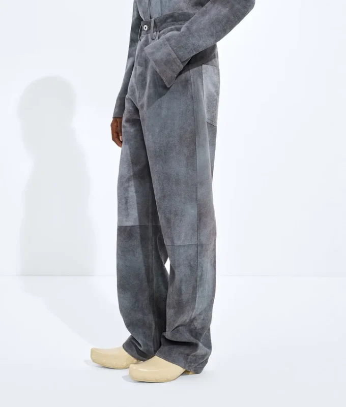 Hose aus wolkigem Wildleder Hose aus wolkigem Wildleder