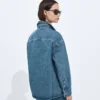 Indigo-Jeans-Hemd in mittlerer Größe Indigo-Jeans-Hemd in mittlerer Größe