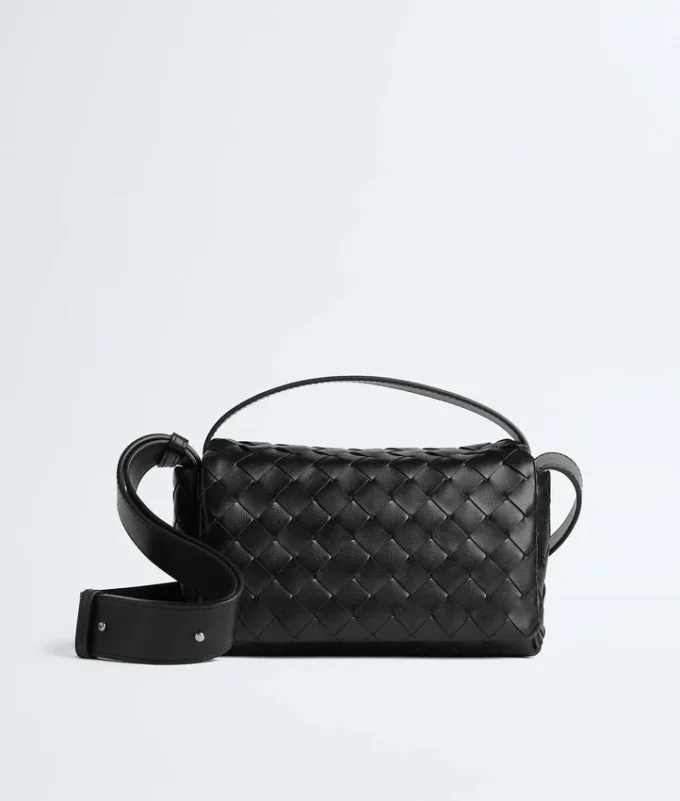 Intrecciato Minitasche mit Klappe Intrecciato Minitasche mit Klappe