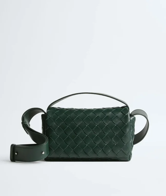Intrecciato Minitasche mit Klappe Intrecciato Minitasche mit Klappe