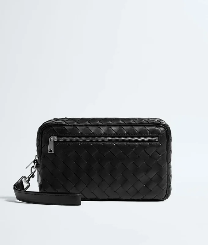 Intrecciato-Pouch mit Handschlaufe Intrecciato-Pouch mit Handschlaufe