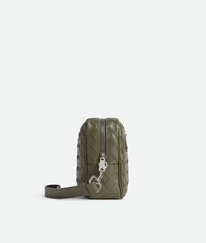 Intrecciato-Pouch mit Handschlaufe Intrecciato-Pouch mit Handschlaufe