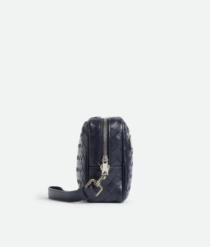 Intrecciato-Pouch mit Handschlaufe Intrecciato-Pouch mit Handschlaufe