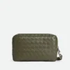 Intrecciato-Pouch mit Handschlaufe Intrecciato-Pouch mit Handschlaufe