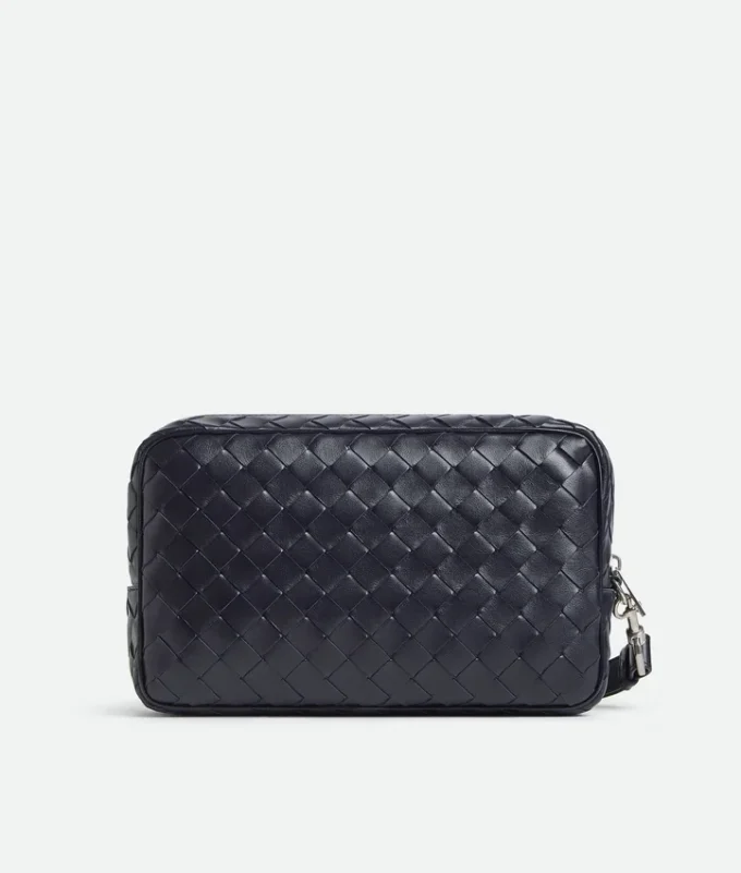 Intrecciato-Pouch mit Handschlaufe Intrecciato-Pouch mit Handschlaufe