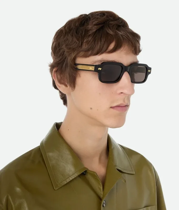 Intrecciato-Sonnenbrille mit rechteckigem Rahmen Intrecciato-Sonnenbrille mit rechteckigem Rahmen