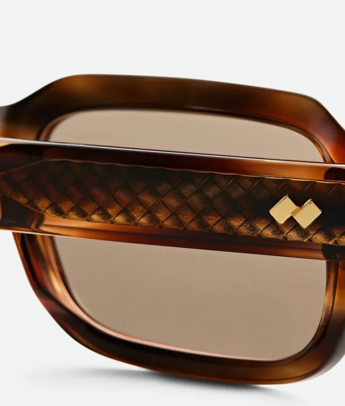 Intrecciato-Sonnenbrille mit rechteckigem Rahmen Intrecciato-Sonnenbrille mit rechteckigem Rahmen