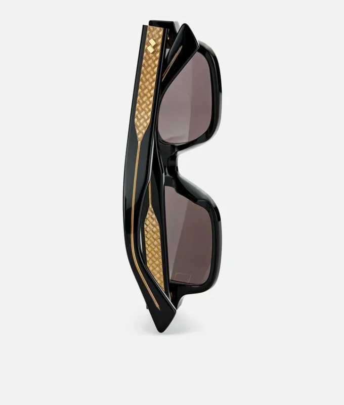Intrecciato-Sonnenbrille mit rechteckigem Rahmen Intrecciato-Sonnenbrille mit rechteckigem Rahmen