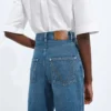 Jeans mit weitem Bein in mittlerem Indigo Jeans mit weitem Bein in mittlerem Indigo