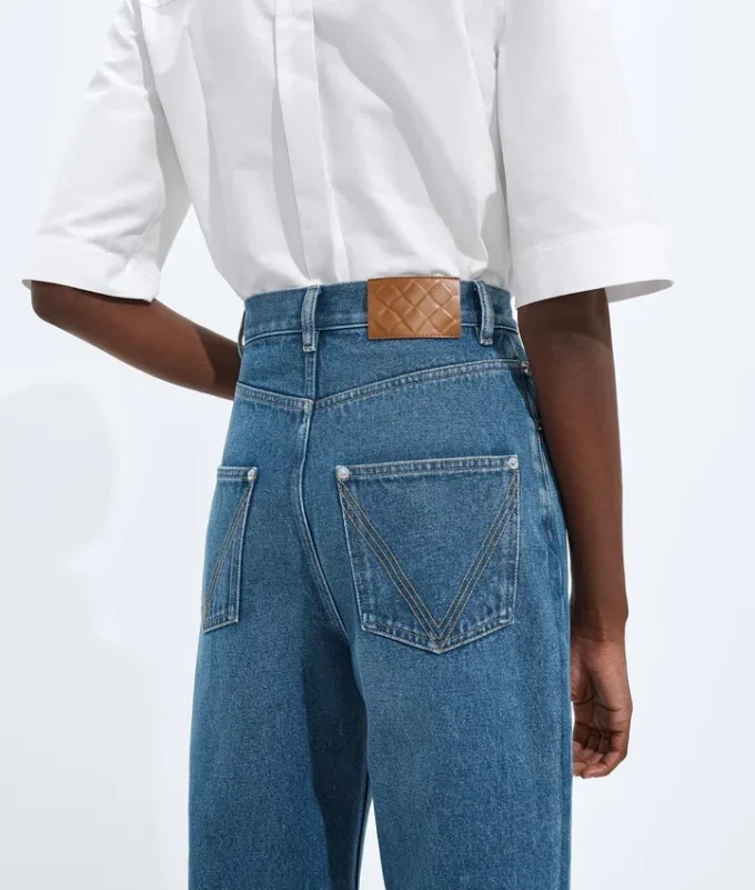 Jeans mit weitem Bein in mittlerem Indigo Jeans mit weitem Bein in mittlerem Indigo