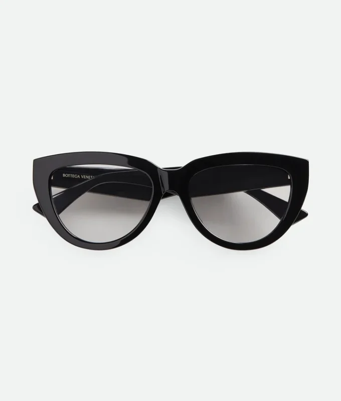 Klassische Cat-Eye-Brille aus recyceltem Acetat Klassische Cat-Eye-Brille aus recyceltem Acetat