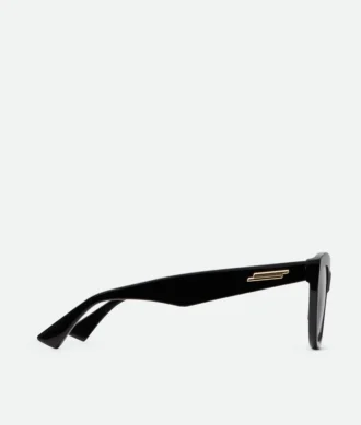 Klassische Cat-Eye-Brille aus recyceltem Acetat Klassische Cat-Eye-Brille aus recyceltem Acetat