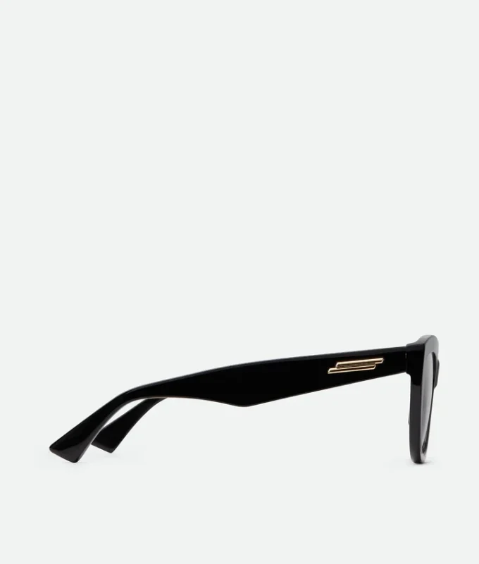Klassische Cat-Eye-Brille aus recyceltem Acetat Klassische Cat-Eye-Brille aus recyceltem Acetat