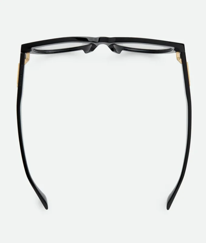 Klassische Cat-Eye-Brille aus recyceltem Acetat Klassische Cat-Eye-Brille aus recyceltem Acetat