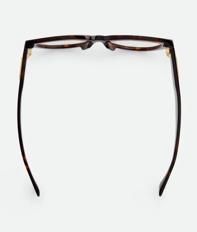 Klassische Cat-Eye-Brille aus recyceltem Acetat Klassische Cat-Eye-Brille aus recyceltem Acetat