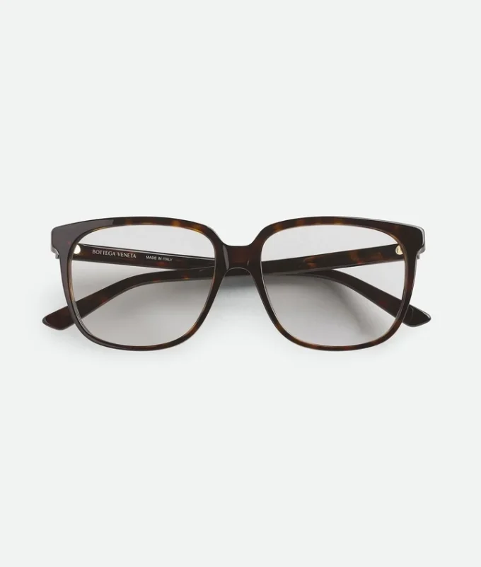 Klassische eckige Brille Klassische eckige Brille