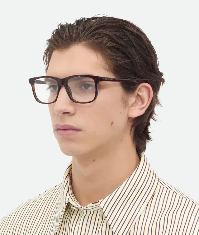 Klassische eckige Brille Klassische eckige Brille