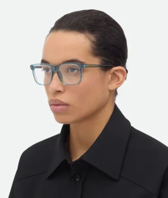 Klassische eckige Brille
