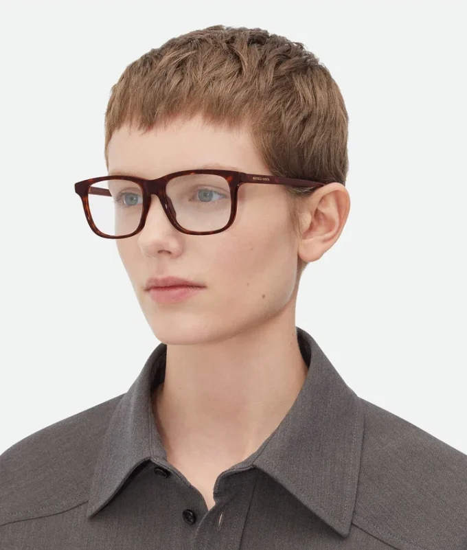Klassische eckige Brille Klassische eckige Brille